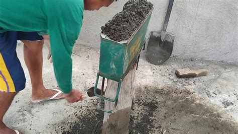 Paggawa ng Concrete Hollow Blocks na manual lang .